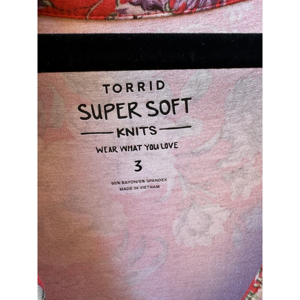 Torrid Super Soft Floral Blouse Torrid 3 - Picture 5 of 10